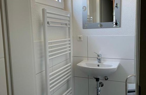 Kassel House | Monteurzimmer Ahnetal Zweibettzimmer Einzelzimmer mit eigenem Bad