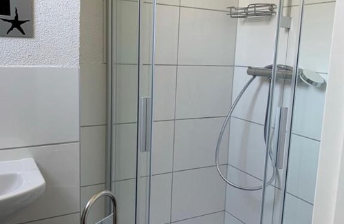 Kassel House | Monteurzimmer Ahnetal Zweibettzimmer Einzelzimmer mit eigenem Bad