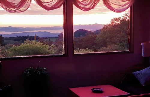 Santa Elena House | MONTEVERDE - Comfy, well-equipped House in woods with spectacular view!