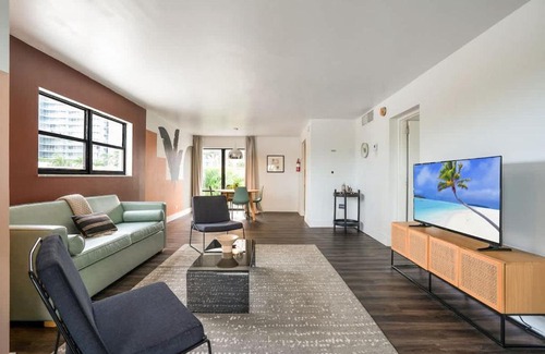 East Fort Lauderdale Apartment | Monteverdi #205