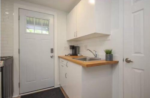 Vanier North Apartment | Montfort Hotel