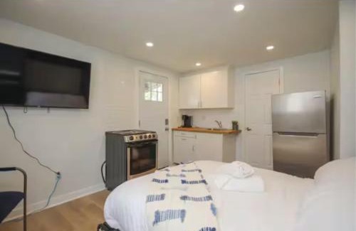 Vanier North Apartment | Montfort Hotel