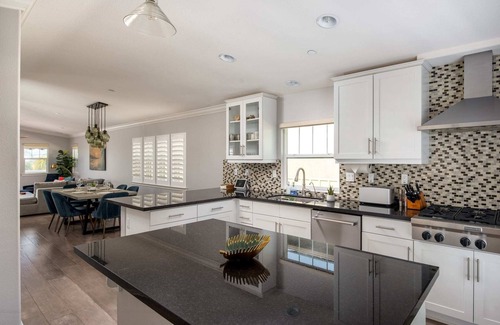 Cardiff-by-the-Sea House | Montgomery "North" - Ocean views with a short walk everywhere with beach gear!