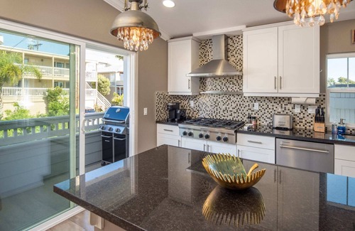 Cardiff-by-the-Sea House | Montgomery "South" - Ocean views with a short walk everywhere with beach gear!