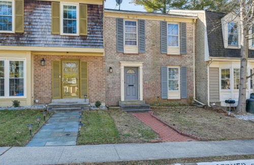 Montgomery Village House | Montgomery Village Townhome with Patio 27 Mi to DC!