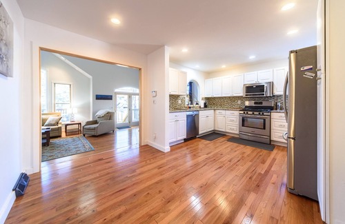 Camp Hill House | Month to month fully furnished - highly rated schools - near hospitals & stores