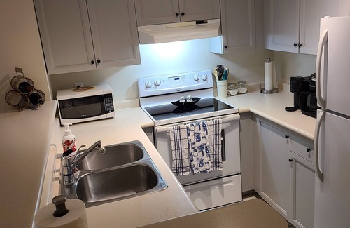 Collingwood Condo | Month to month rental available in Collingwood, ski season 2024/2025 available!