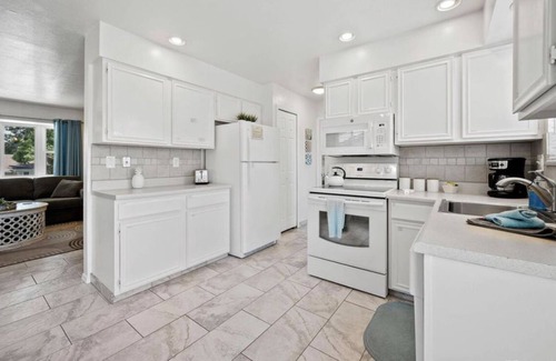 Northeast Colorado Springs House | Month to Month/Midterm Rentaln3BR/2BATH Great Mountain View next to AF Academy