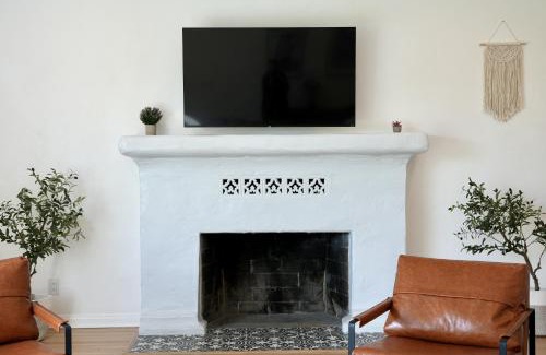 Beverly Grove House | Monthier Townhouse The Grove Los Angeles