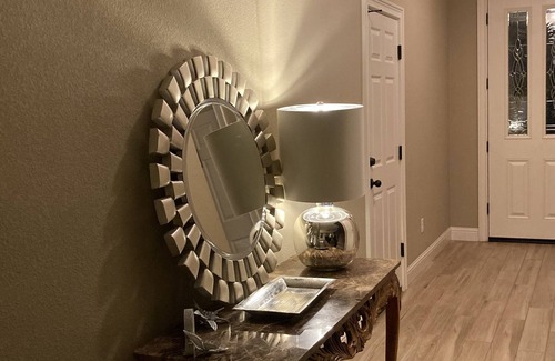 Lincoln House | Monthly Bedroom Rental -