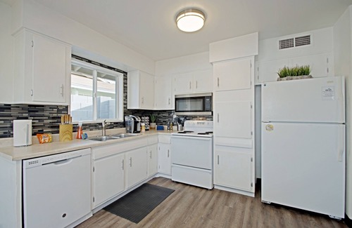 Southwest Village Apartment | Monthly Discounts for Perfect Pet Friendly Pad!