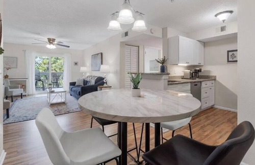 Indian Bayou Condo | Monthly Discounts In The Heart of Destin ! Close To Beach and Restaurants! Dancing Cloud 260