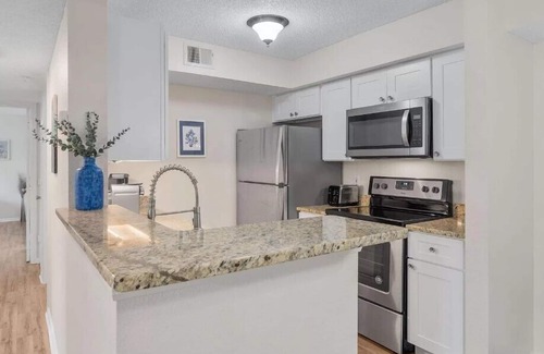 Indian Bayou Condo | Monthly Discounts In The Heart of Destin ! Close To Beach and Restaurants! Dancing Cloud 260