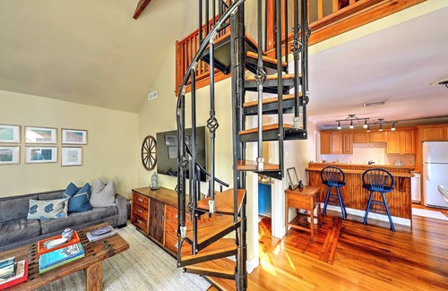 Off Broadway Apartment | Monthly Downtown Newport rental