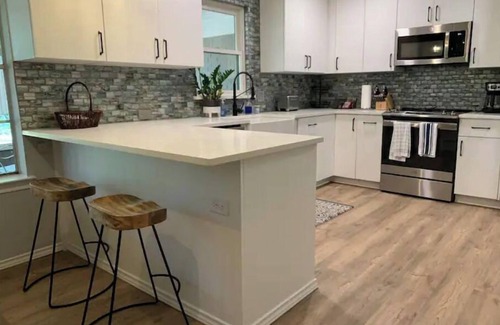 West Arlington House | Monthly home-3 bed-2 bath, remodeled. Quiet. Dogs on case by case basis