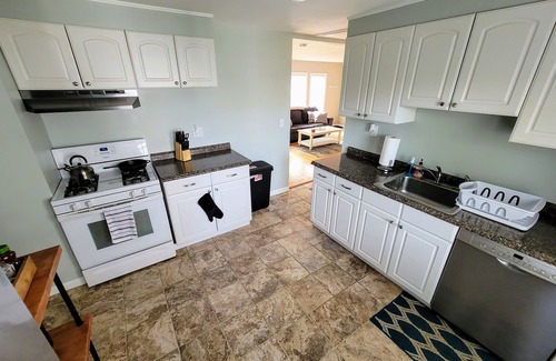 Hull House | Monthly Rental/House on Atlantic Hill- Easy access to Nantasket/Gunrock Beaches.