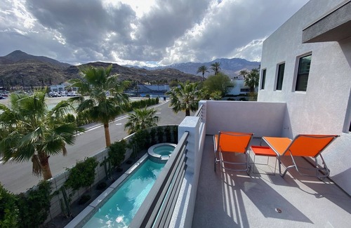 Cathedral City House | Monthly Rental in the Palm Springs Area! Special rates for Canadian Visitors!
