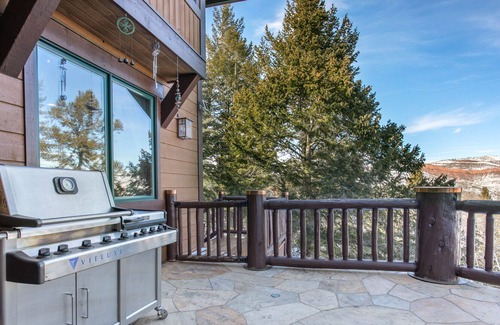 Cordillera House | Monthly Rentals Available, Media Room, Pool Table, Indoor Basketball Court
