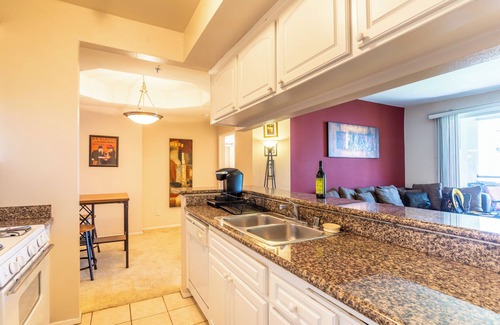 Sherman Oaks Apartment | Monthly Special: 2-bedroom apartment in Sherman Oaks