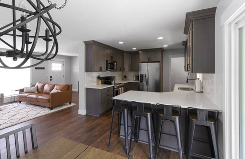 Canyon Rim House | Monthly Special! Location! New Everything 5 Bed Home w/Hot Tub