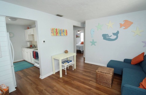 Roberta Heights House | Monthly specials !Steps from the beach - PET FRIENDLY!