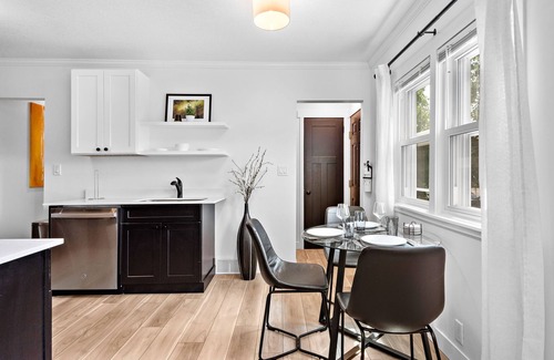 Nokomis House | Monthly Stay: 3BR Home w/Office, Golf Views, King Beds, Full Kitchen, Fast WIFI
