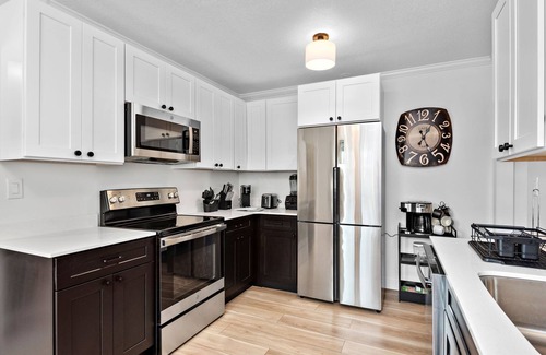 Nokomis House | Monthly Stay: 3BR Home w/Office, Golf Views, King Beds, Full Kitchen, Fast WIFI
