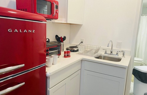 Grand Prairie House | Monthly stay ! Cutest Guesthouse with private Backyard & Entrance