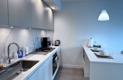 Metrotown Apartment | Monthly stay-Relocation Special-New condo at Metrotown