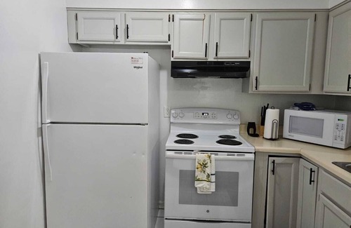 Ellendale Apartment | MONTHLY STAYS-3 Bedroom and 1 Car garage-near BARTLETT-Comfortable & Convenient.