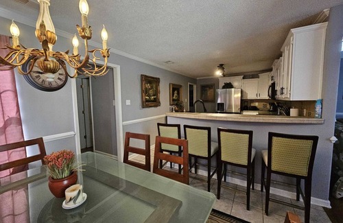 Olive Branch House | MONTHLY STAYS- 6 BR Home with Pool in Olive Branch Suburb Near Stateline