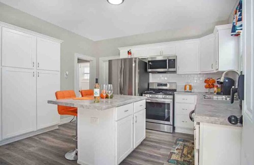 Nelson House | Monthly Stays at Brightside Bungalow: Near Downtown Muskegon