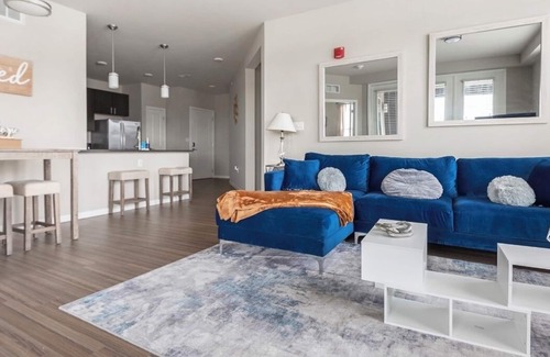 Des Peres Apartment | Monthly Stays Luxe Des Peres Suite with Complimentary Starbucks Onsite!