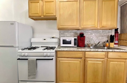 Midtown Apartment | Monthly Stays/Quiet, Professional & Fully Equipped