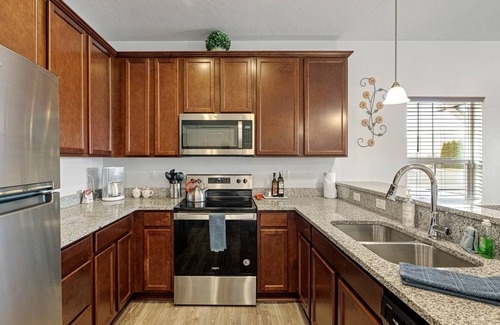 Boise House | Monthly Stays Welcome! 2 Master en Suites | 15 min to Downtown & 5 min to Village | Walk to Coffee