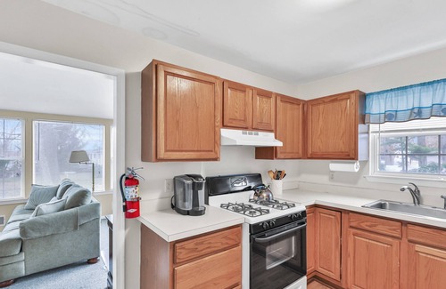 Osbornsville House | Monthly Summer Rental Home - beach passes included!
