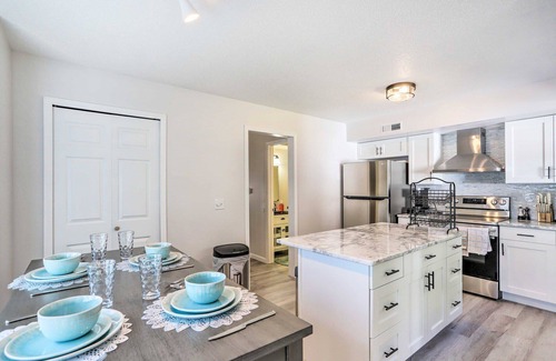 Bedford Condo | Monthly Toledo Rental Cozy 2BR Near Shops, Garde