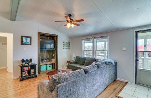 Monticello House | Monticello Home with Deck and Fire Pit Less Than 1 Mi to Water