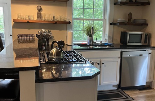 Woolen Mills House | Monticello Vista - A Woolen Mills Retreat
