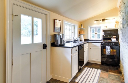 Afton Cottage | Monticello Wine Trail Cottage - Close to Hiking!