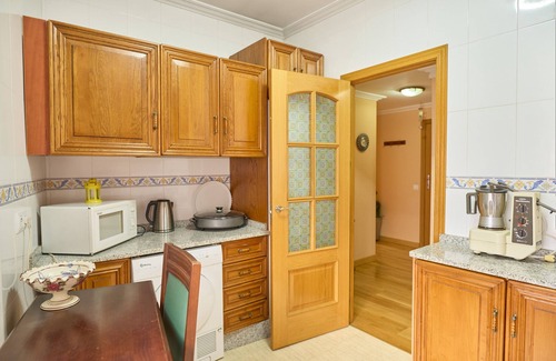 Montilla Apartment | "Montilla Turismo Vacacional Ttluga" Family-Friendly Apartment with Balcony & Wi-Fi