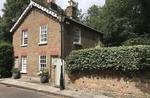 Twickenham Riverside Cottage | Montpelier Row Cottages , Garden Cottage