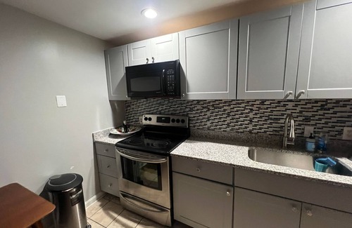 Montpelier Apartment | Montpelier Spot Laurel Private Entrance & Parking