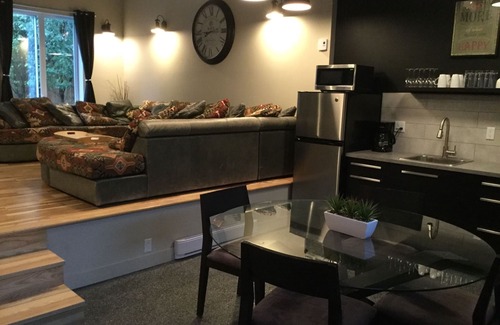 La Petite-Patrie Apartment | Montréal, Petite-Patrie : Bel et grand appartement avec stationnement