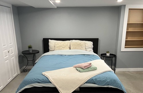 Villeray—Saint-Michel—Parc-Extension Apartment | Montreal ! Cosy Basement, 20 min Dtown