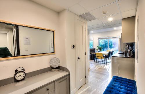 Cote-Des-Neiges—Notre-Dame-De-Grace Apartment | Montreal Restful Nights, Adventure Days await!