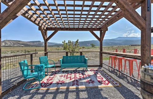 Montrose House | Montrose Barndominium on 7 Acres with Views!