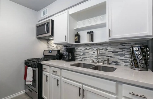 Montrose Apartment | 🏘️ Montrose Chosen Studio! Medical Center 13 ⭐️⭐️⭐️⭐️⭐️