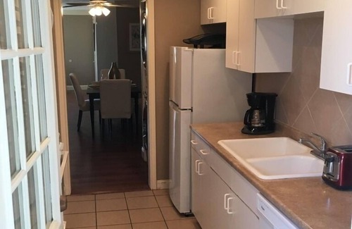 Neartown Condo | Montrose Hist Dist - Cozy 2 BRs apt