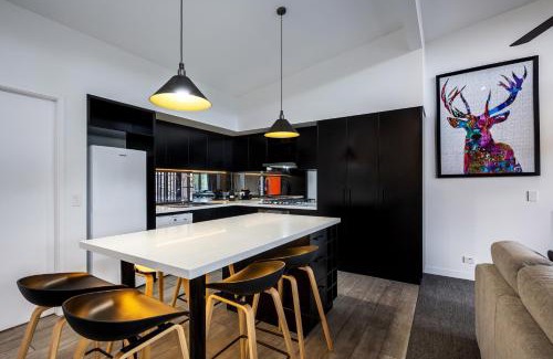 Lake Crackenback Ski Chalet | Monument Chalet in Crakenback Resort